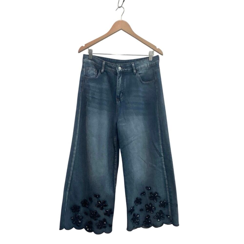 Cropped Mom Jeans blue denim, wide bell bottom Floral Cut out Design 32’ waist